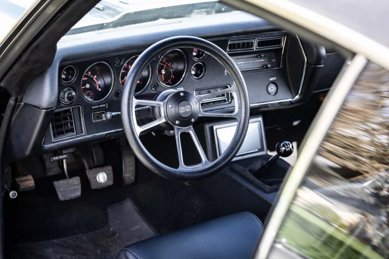Vehicle image 309